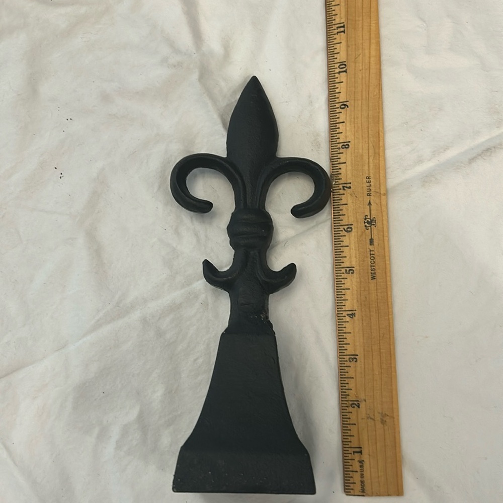 Cast iron fleur-de-lis